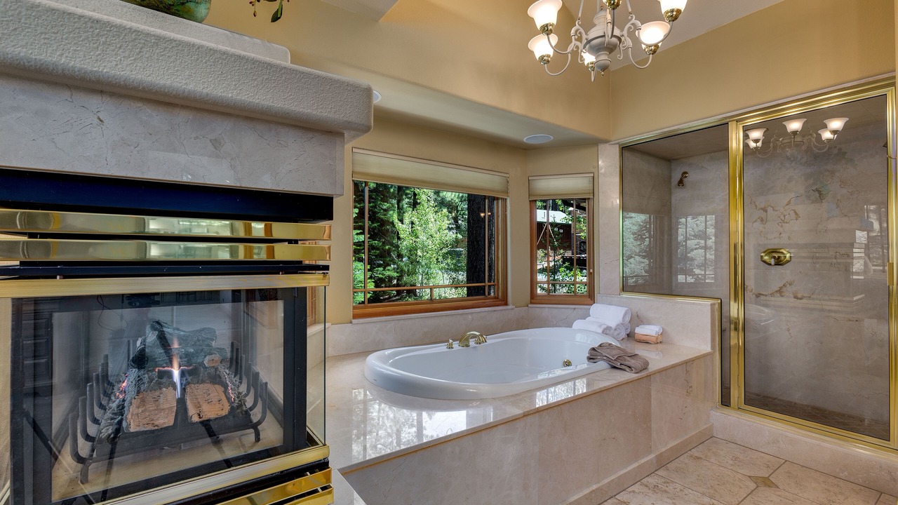 Photo of Bathroom in Country Club Estates