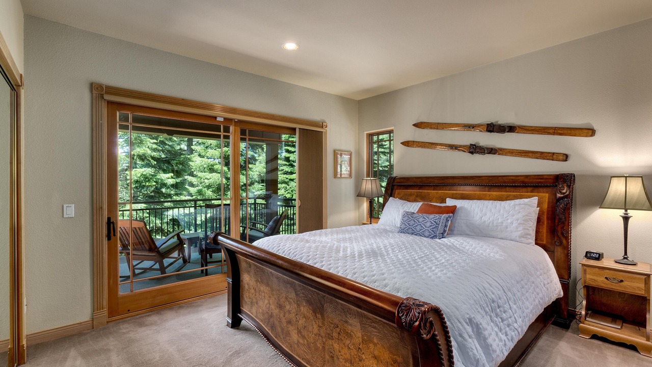 Photo of Bedroom in Country Club Estates