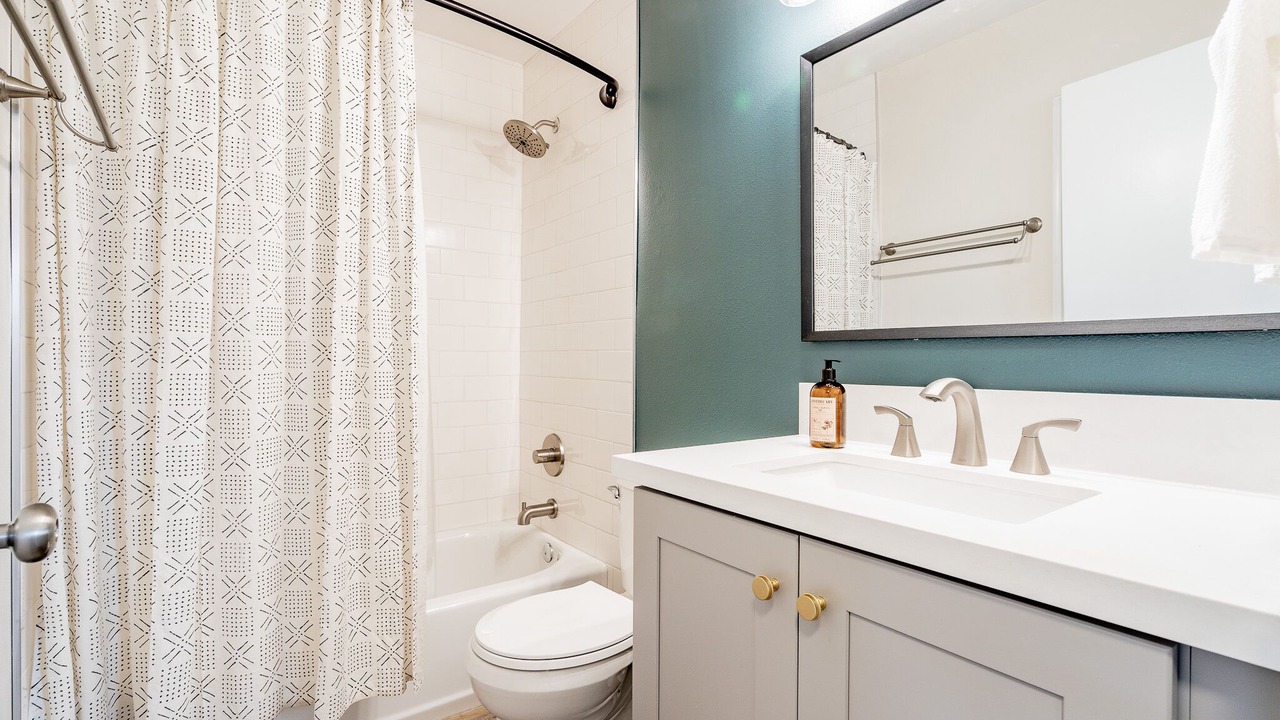 Photo of Bathroom in Midway City