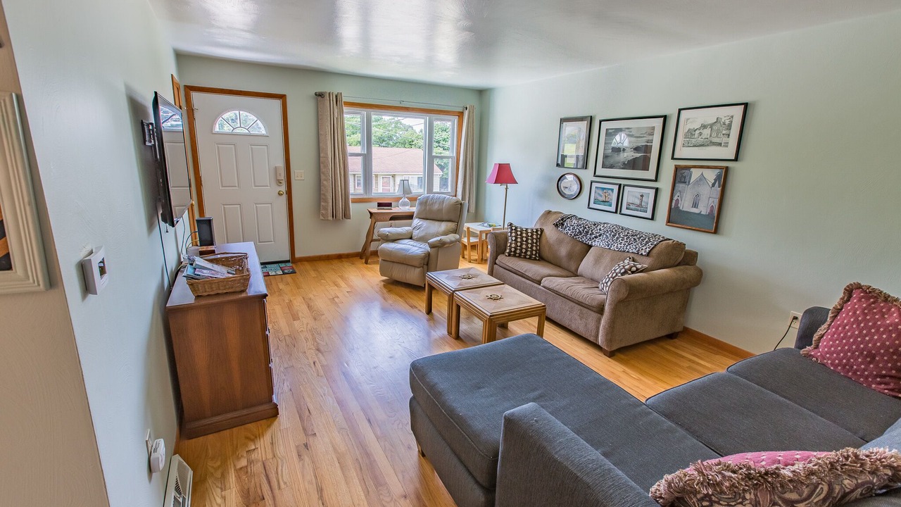 Photo of Livingroom in Erie