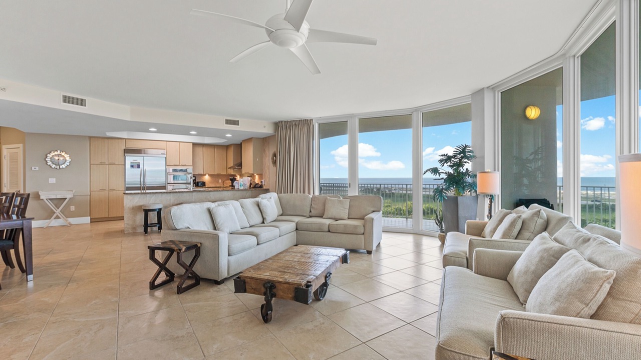 Photo of Livingroom in Orange Beach East