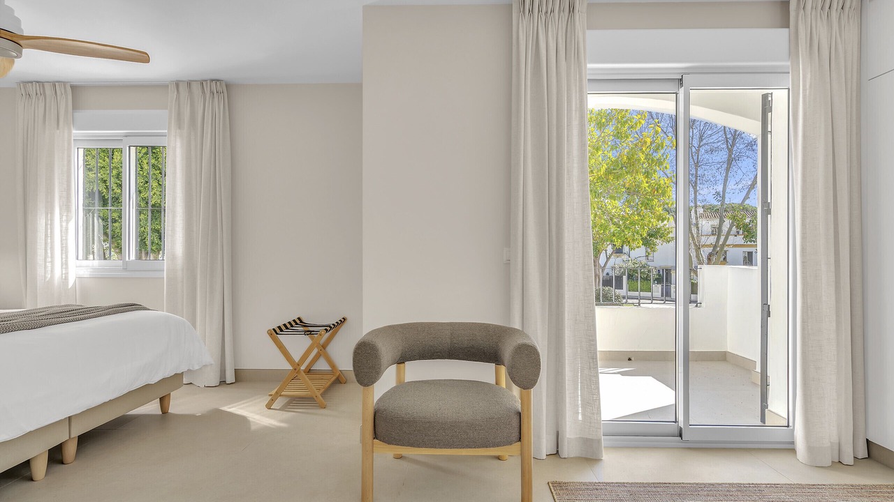 Photo of Bedroom in Golden Mile
