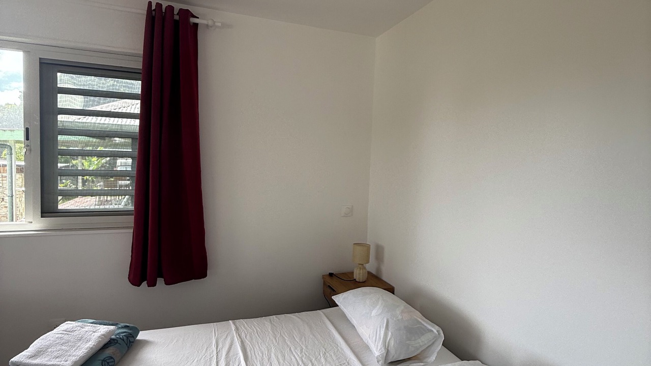 Photo of Bedroom in Teahupoo