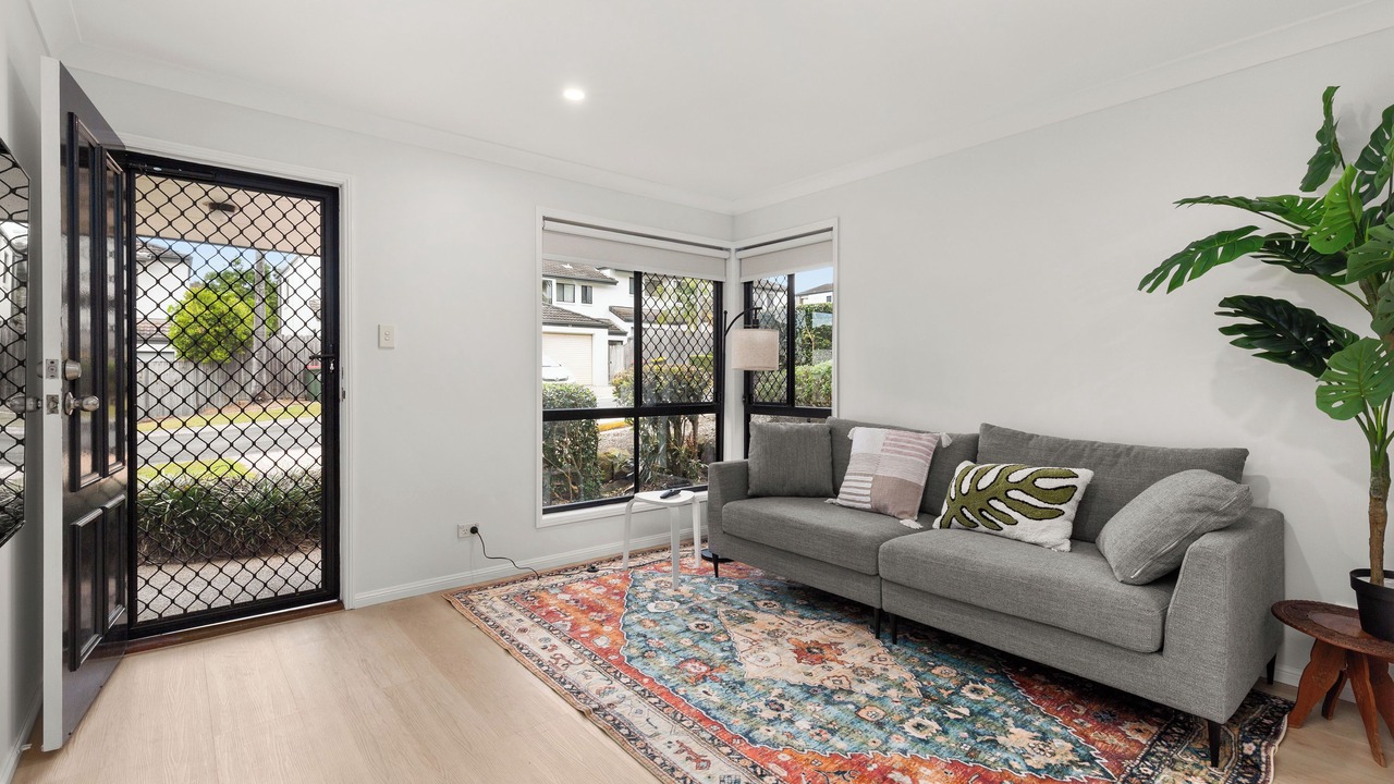 Photo of Livingroom in Eight Mile Plains