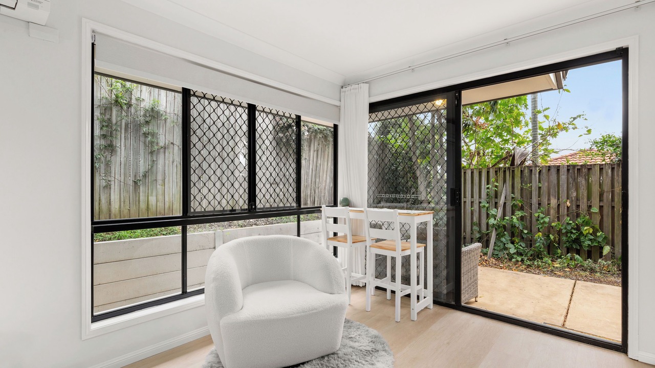Photo of Livingroom in Eight Mile Plains