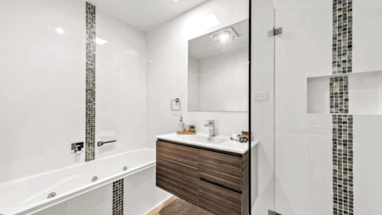 Photo of Bathroom in Banks