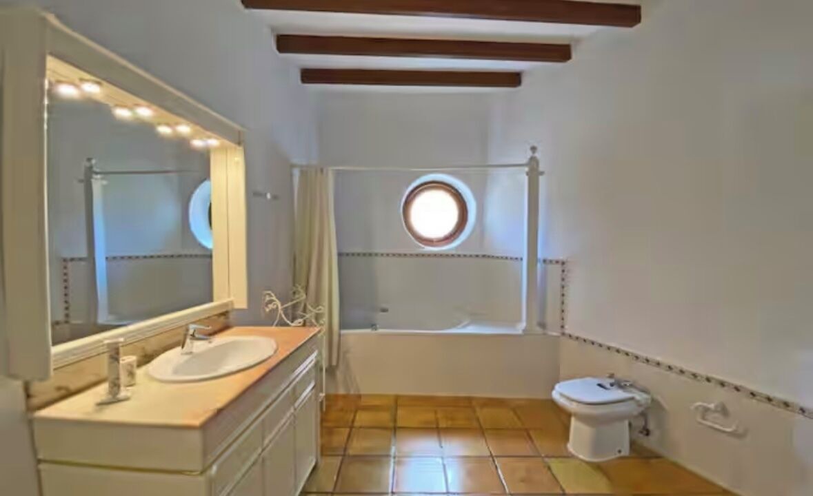 Photo of Bathroom in Figueretas
