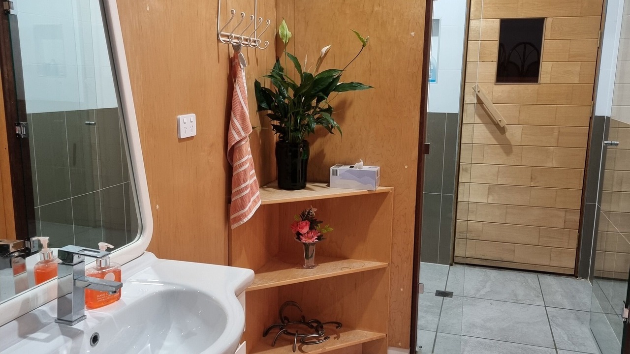 Photo of Bathroom in Glenore Grove