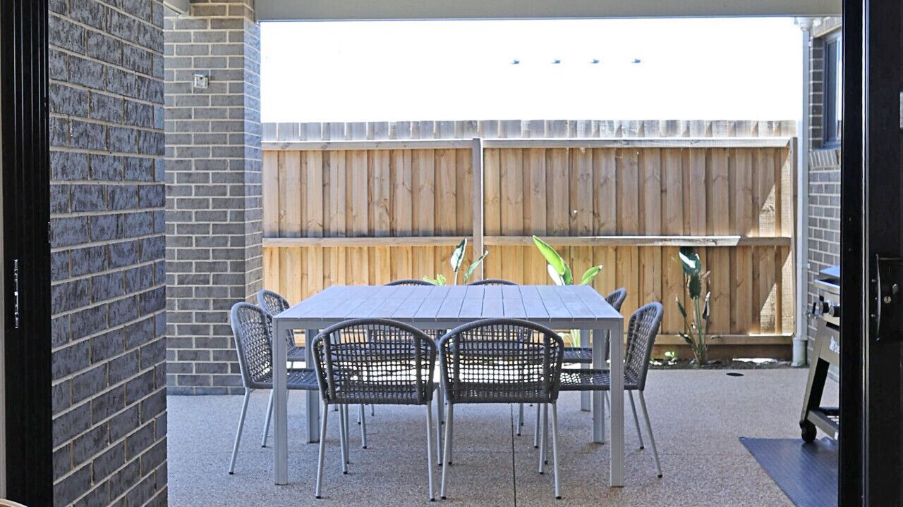 Photo of Outdoor in Indented Head
