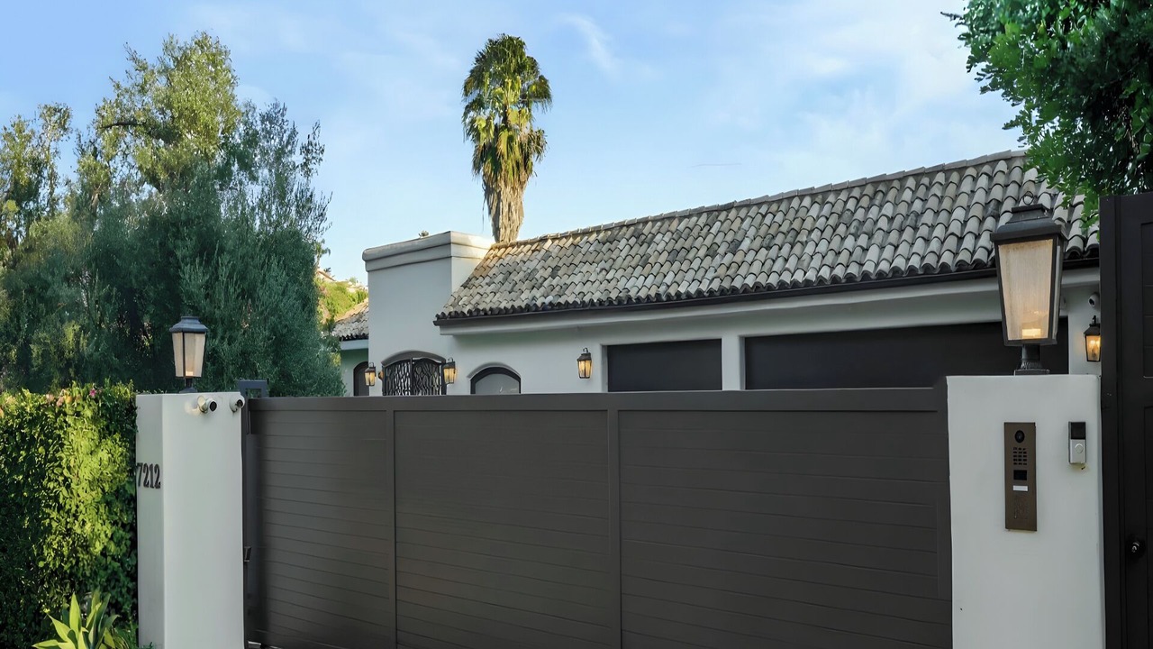 Photo of Outdoor in Hollywood Hills