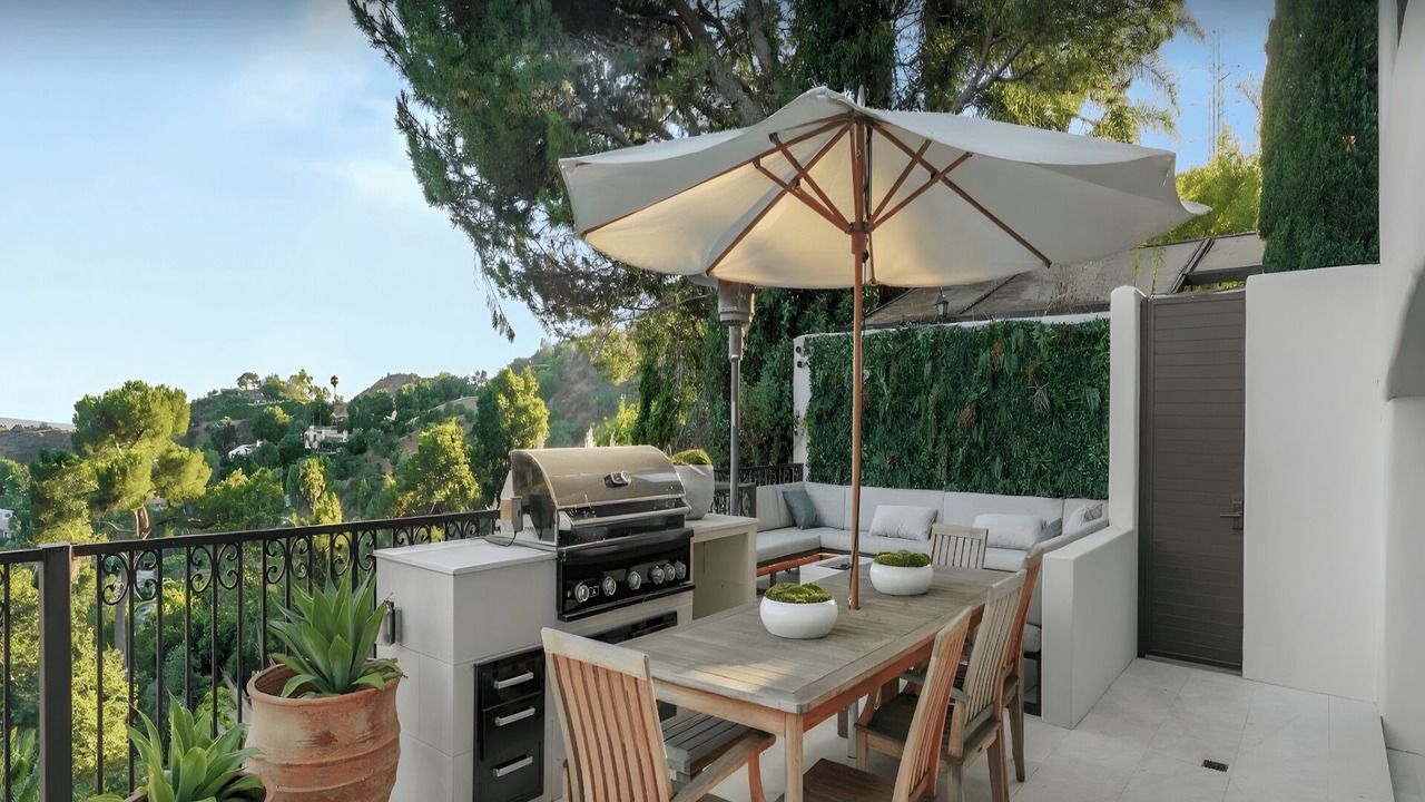 Photo of Outdoor in Hollywood Hills