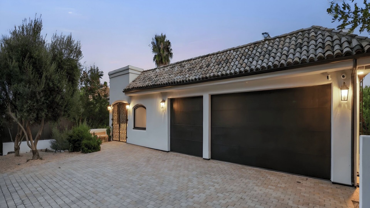Photo of Outdoor in Hollywood Hills
