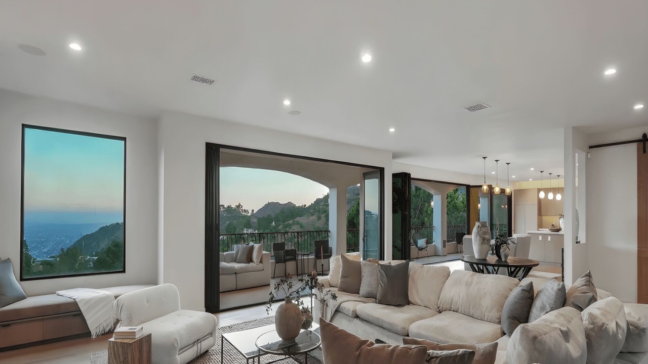 Photo of Livingroom in Hollywood Hills