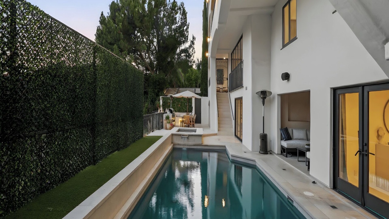Photo of Outdoor in Hollywood Hills