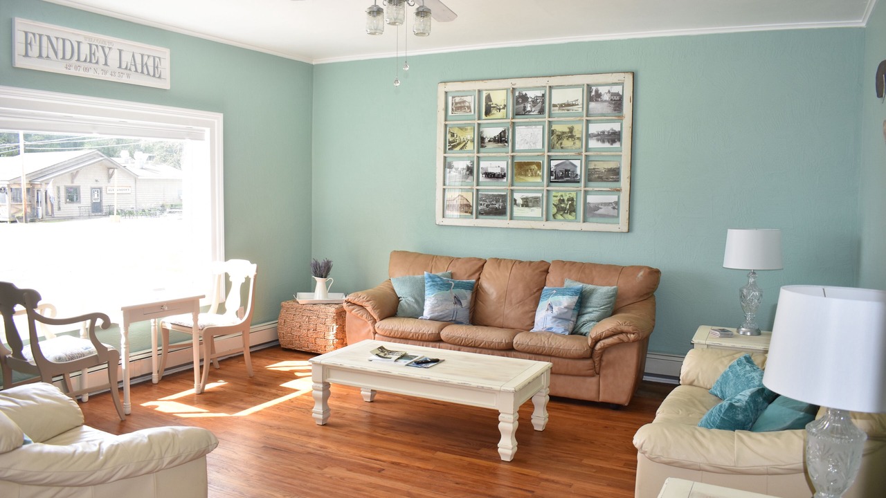 Photo of Livingroom in Findley Lake