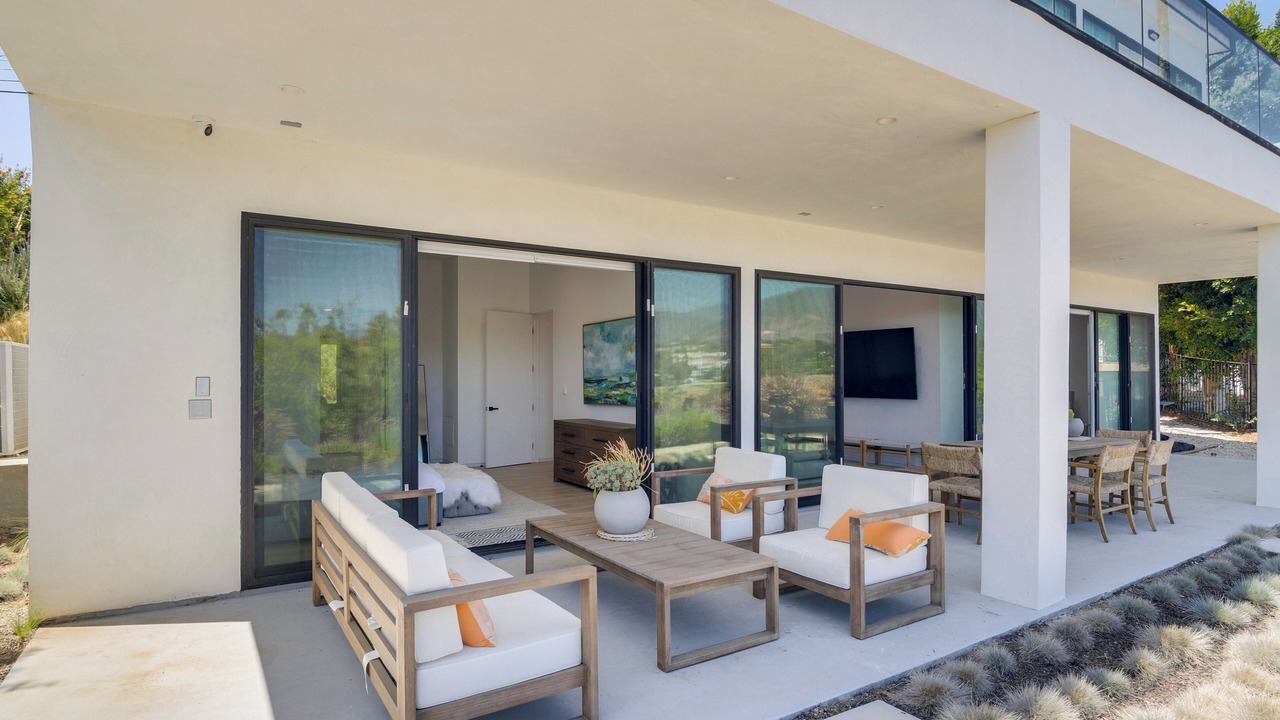 Photo of Patio Balcony in Central Malibu