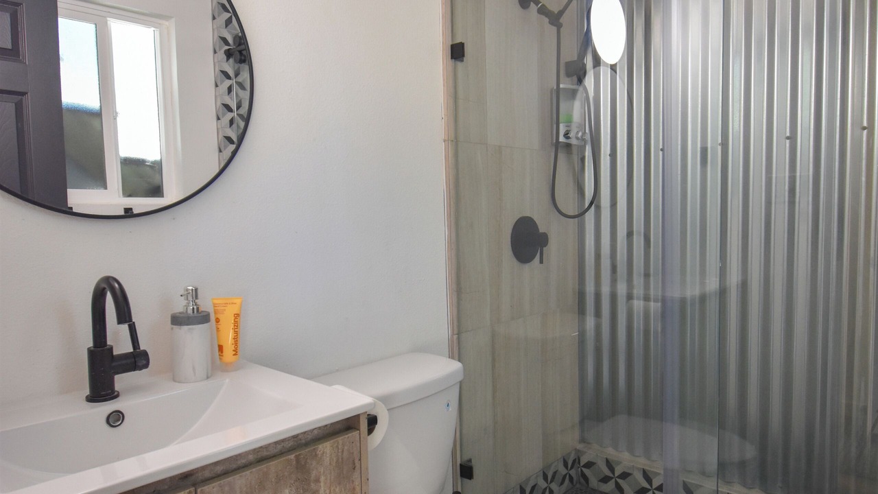 Photo of Bathroom in Green Valley Lake