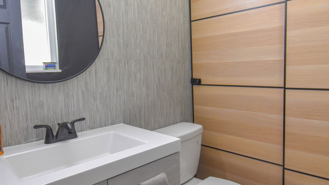 Photo of Bathroom in Green Valley Lake