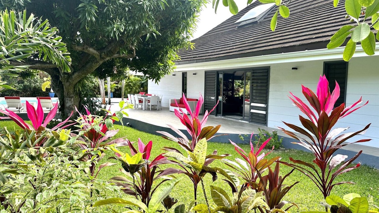 Photo of Patio Balcony in Point Matira
