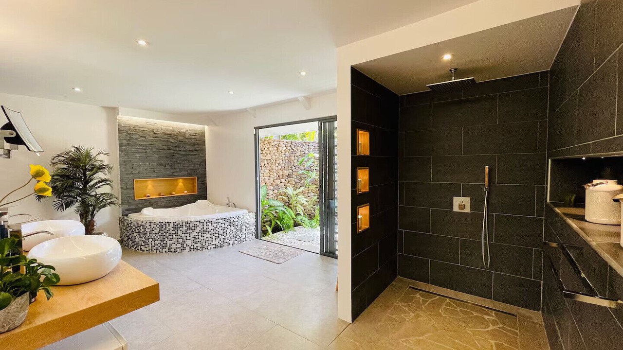 Photo of Bathroom in Point Matira