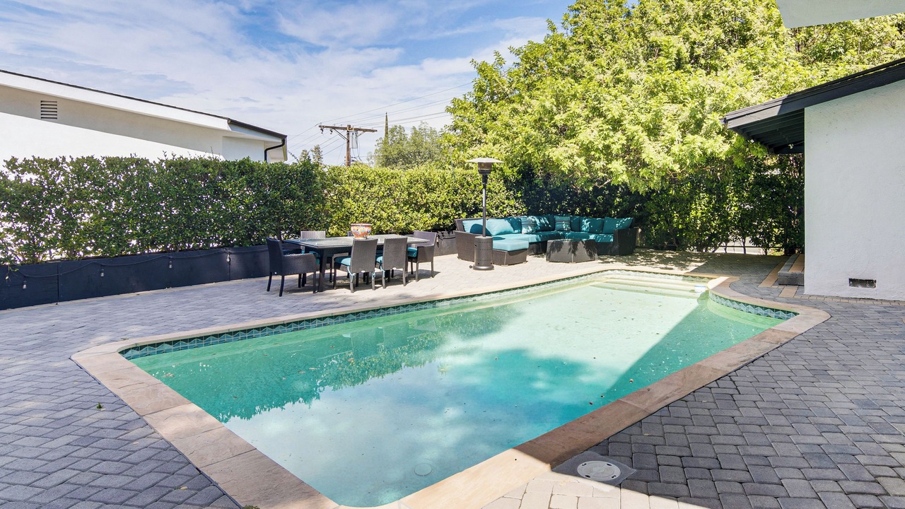 Photo of Outdoor in Encino