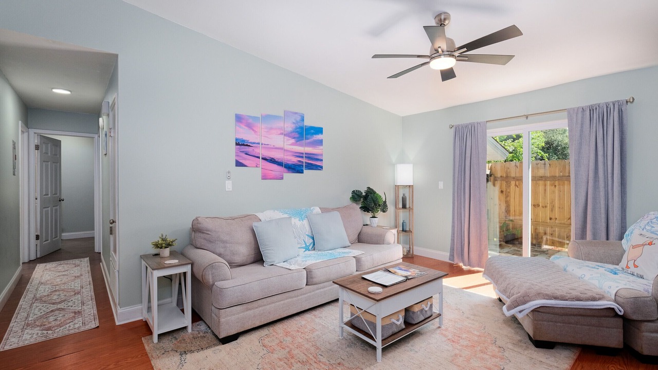Photo of Livingroom in Ferry Pass