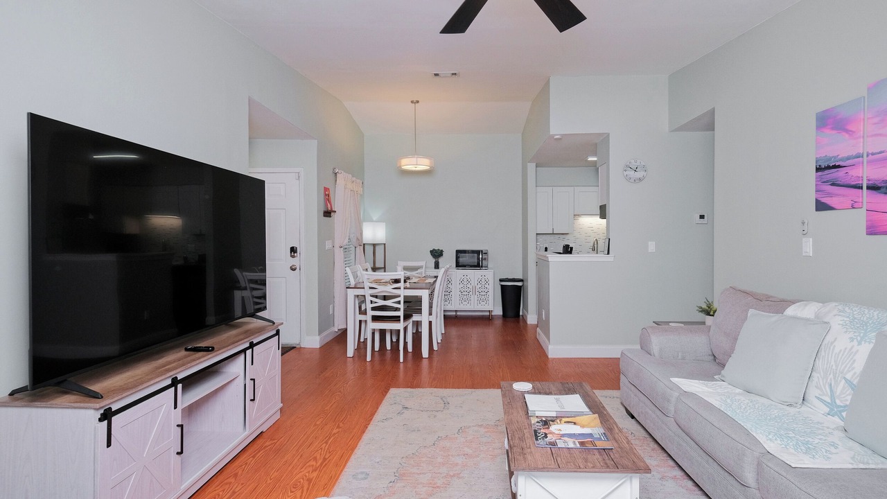 Photo of Livingroom in Ferry Pass
