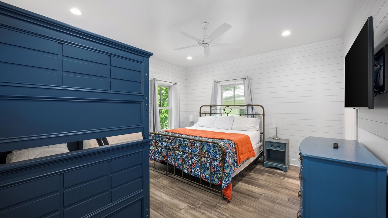 Photo of Bedroom in Lakeside