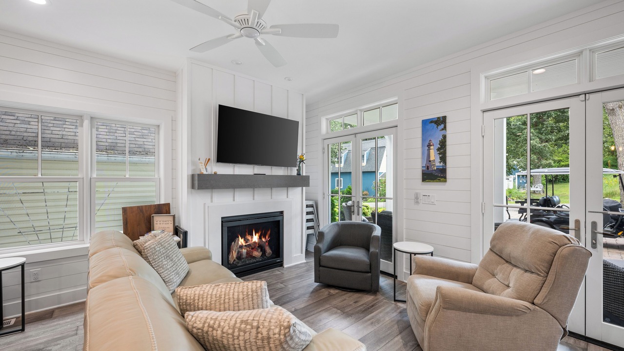 Photo of Livingroom in Lakeside