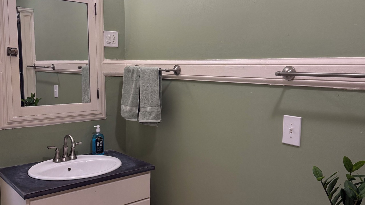 Photo of Bathroom in East Avenue