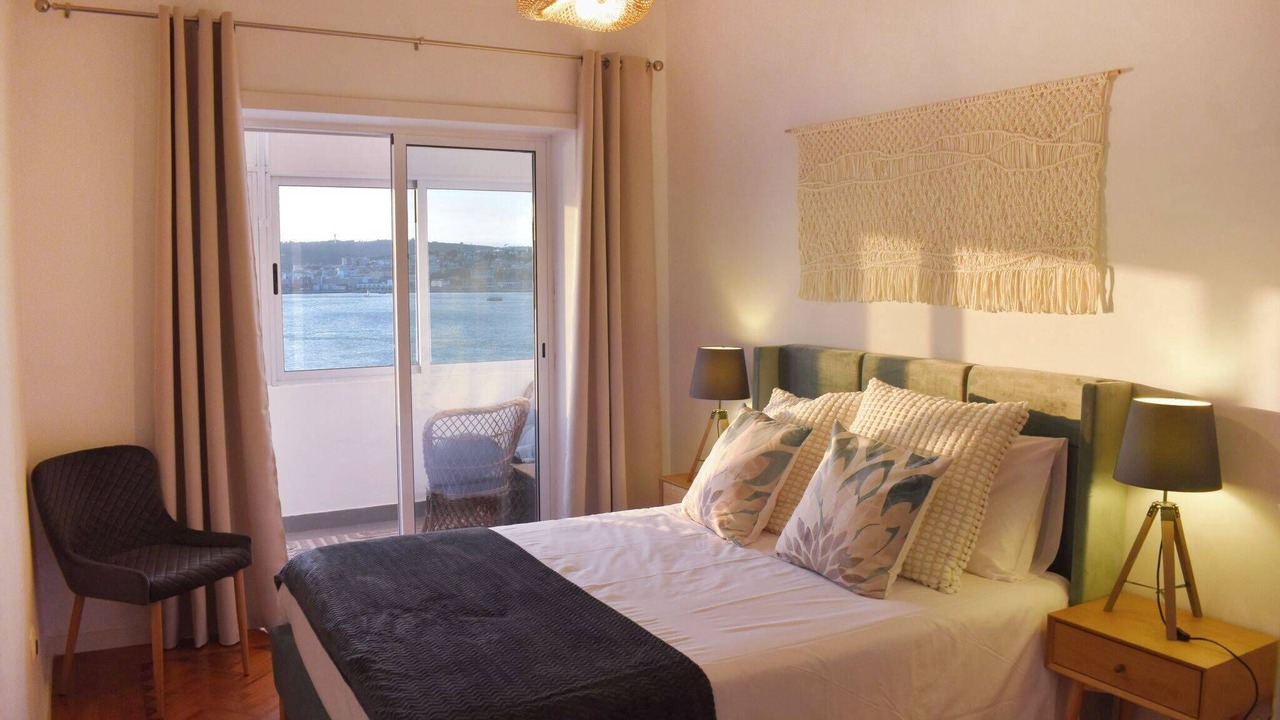 Photo of Bedroom in Cacilhas