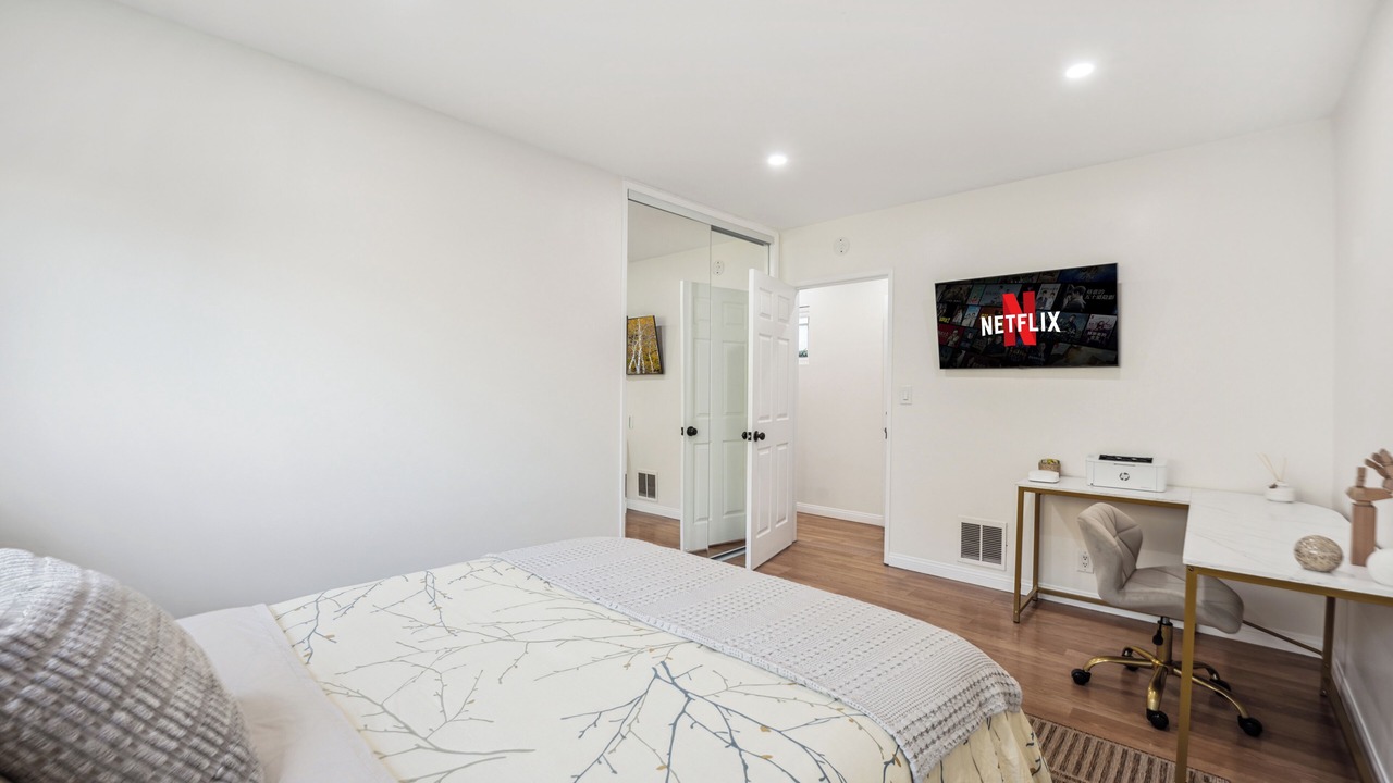Photo of Bedroom in Mar Vista