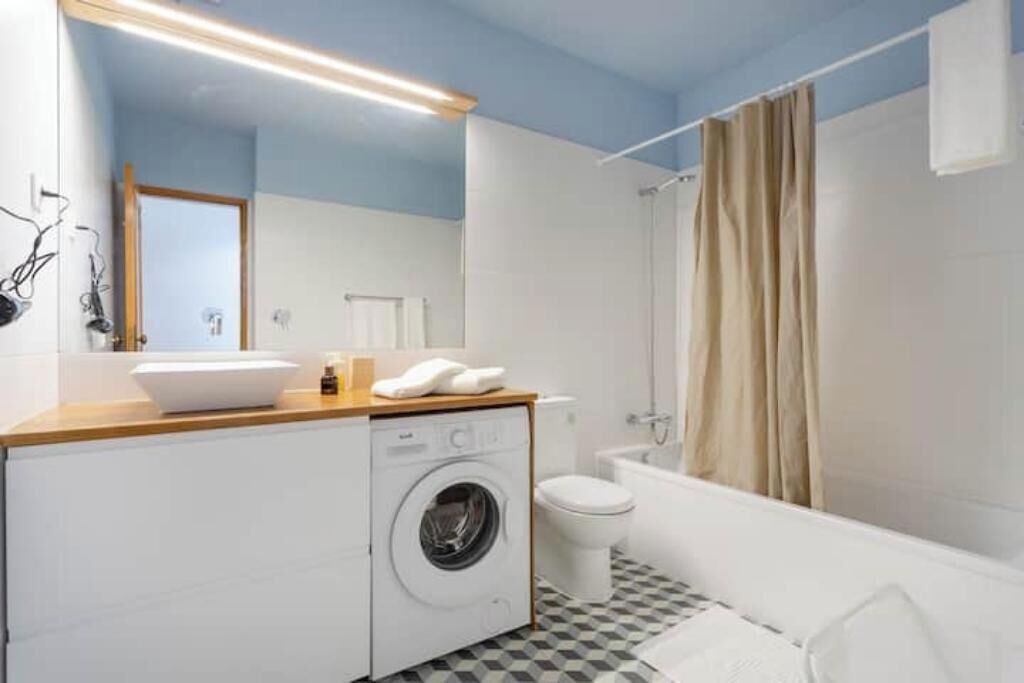 Photo of Bathroom in Cacilhas