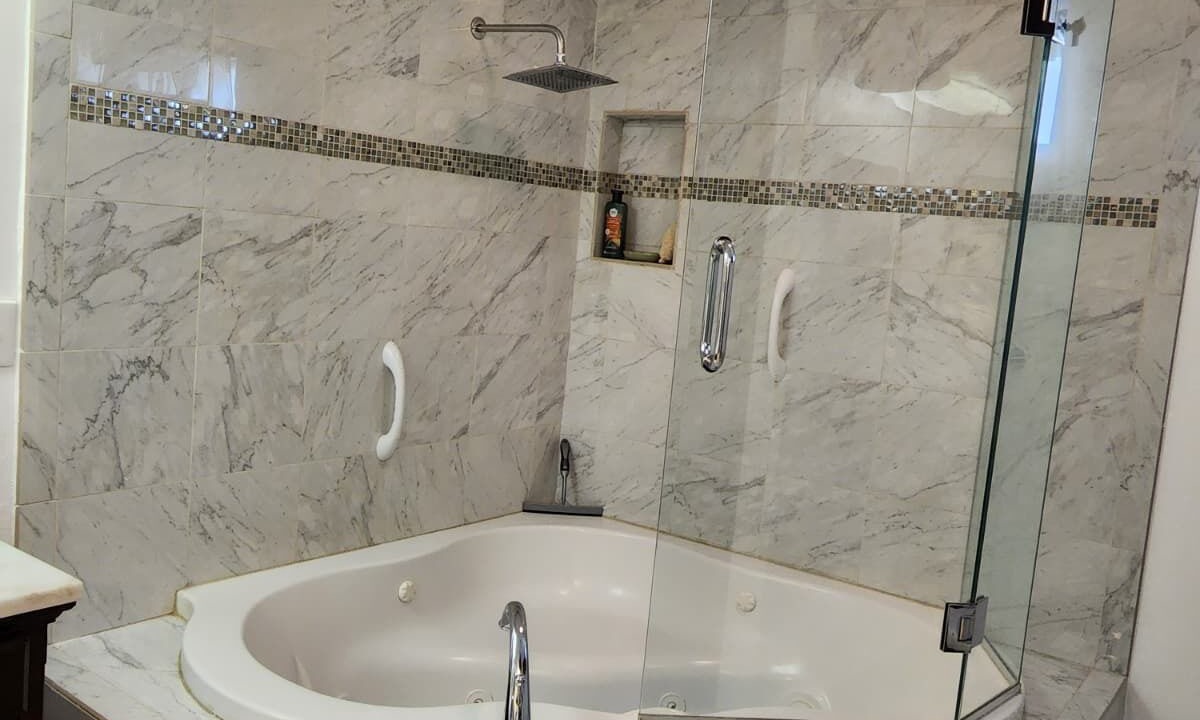 Photo of Bathroom in Canyon Lake