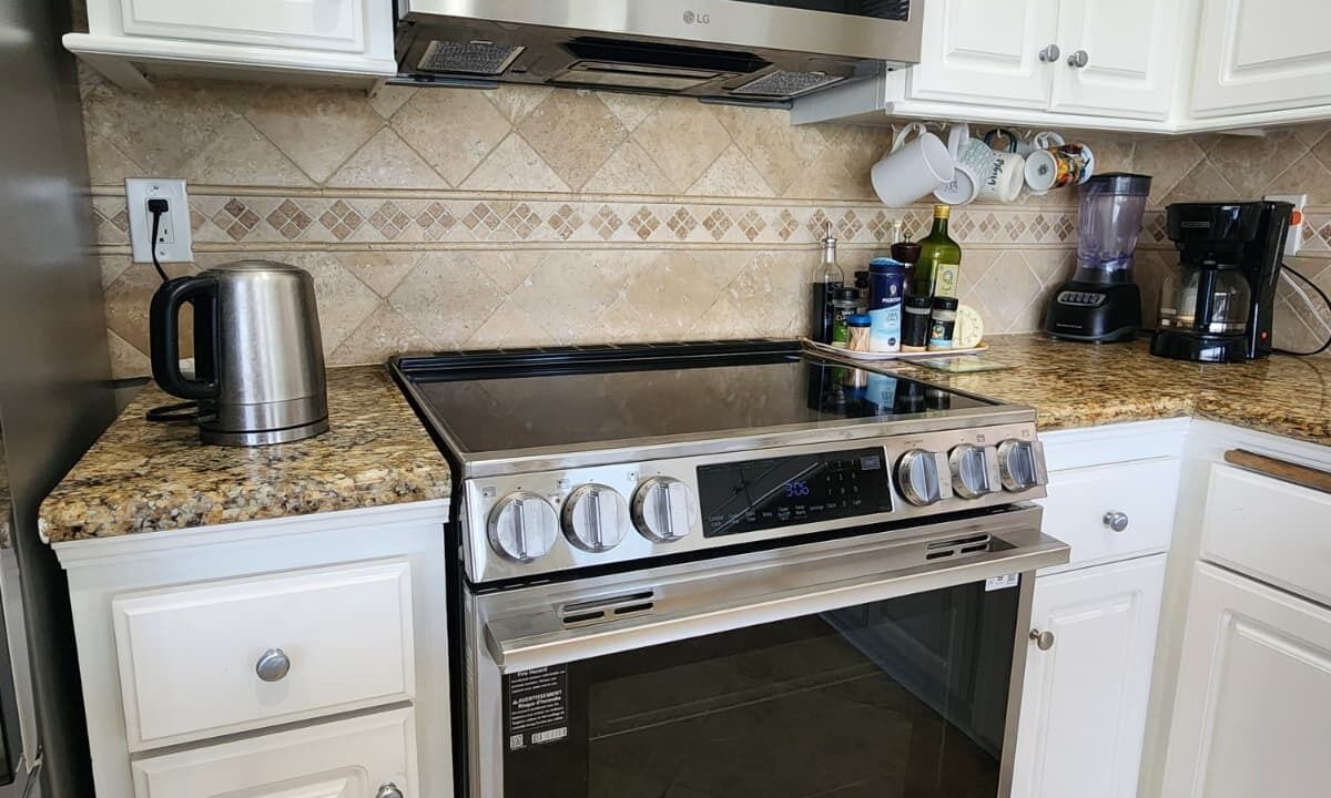 Photo of Kitchen in Canyon Lake