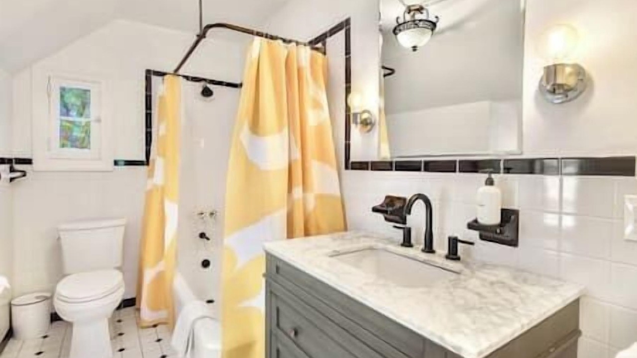 Photo of Bathroom in Walton Park