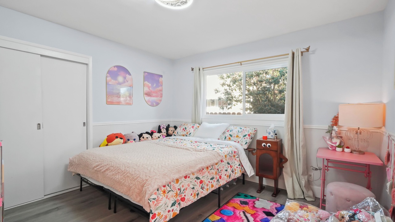 Photo of Bedroom in Warner Center