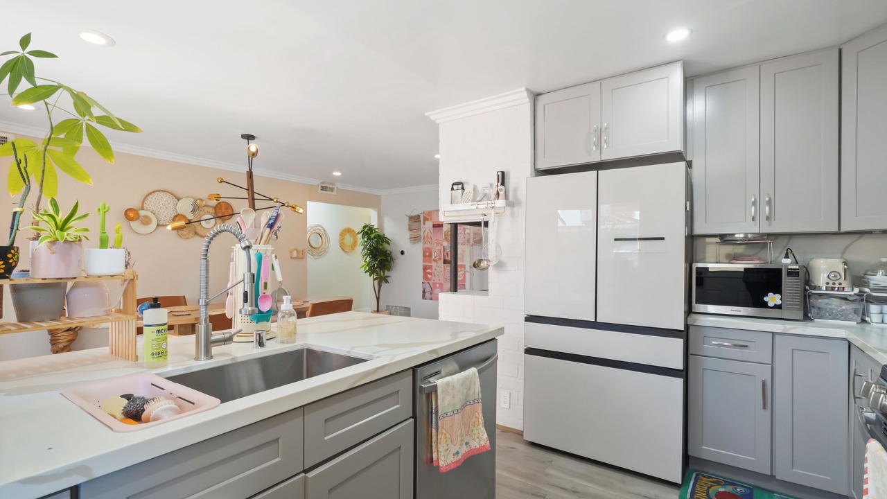 Photo of Kitchen in Warner Center