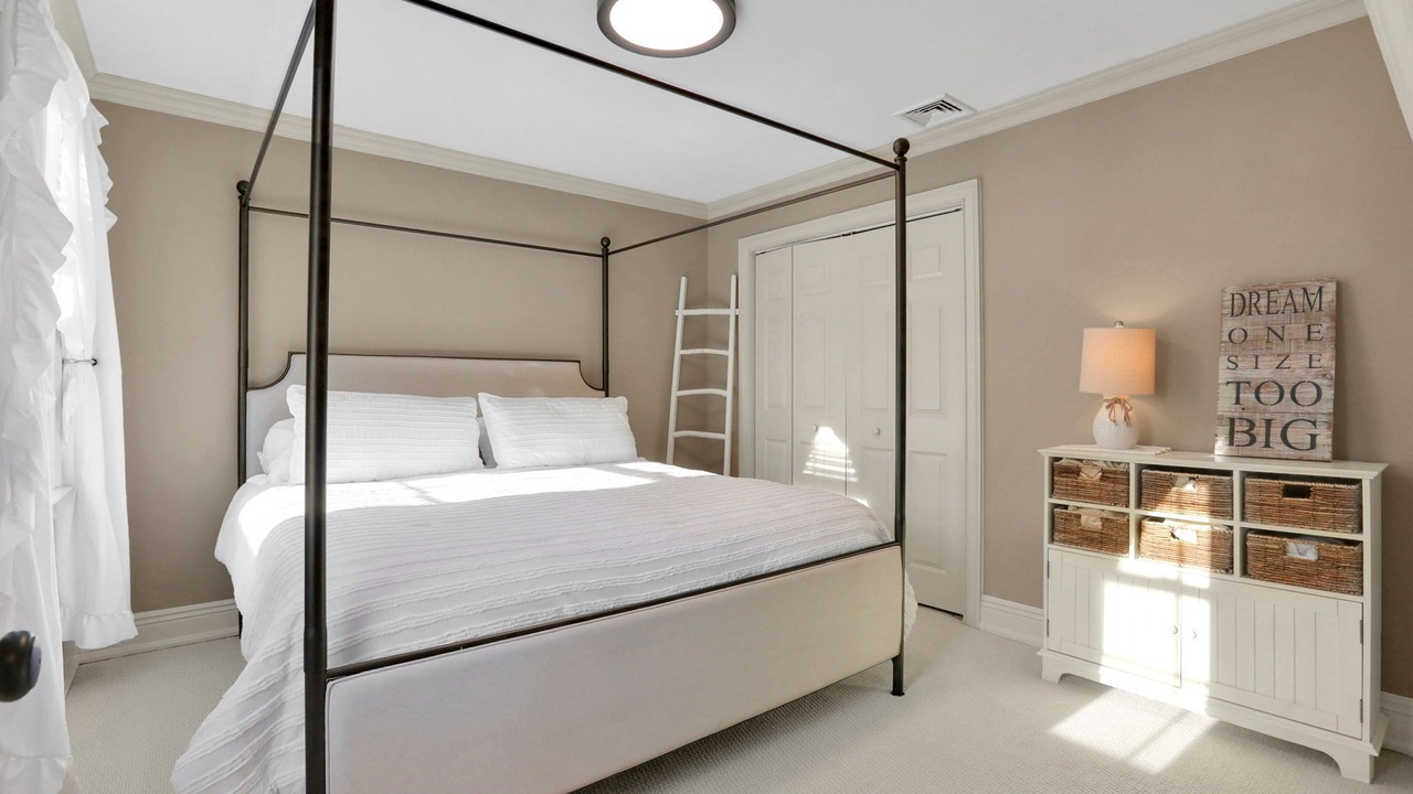 Photo of Bedroom in Middle Hope