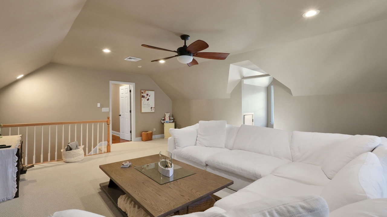 Photo of Livingroom in Middle Hope