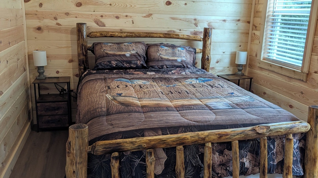 Photo of Bedroom in Titus