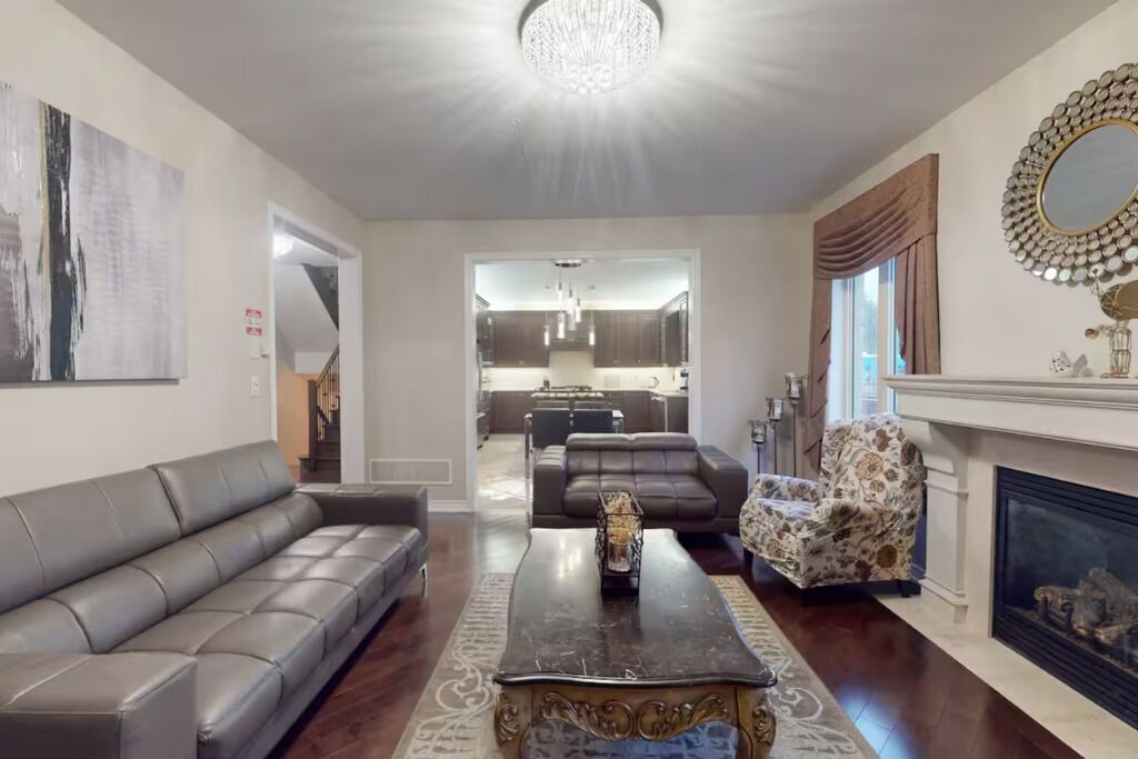 Photo of Livingroom in Oakville