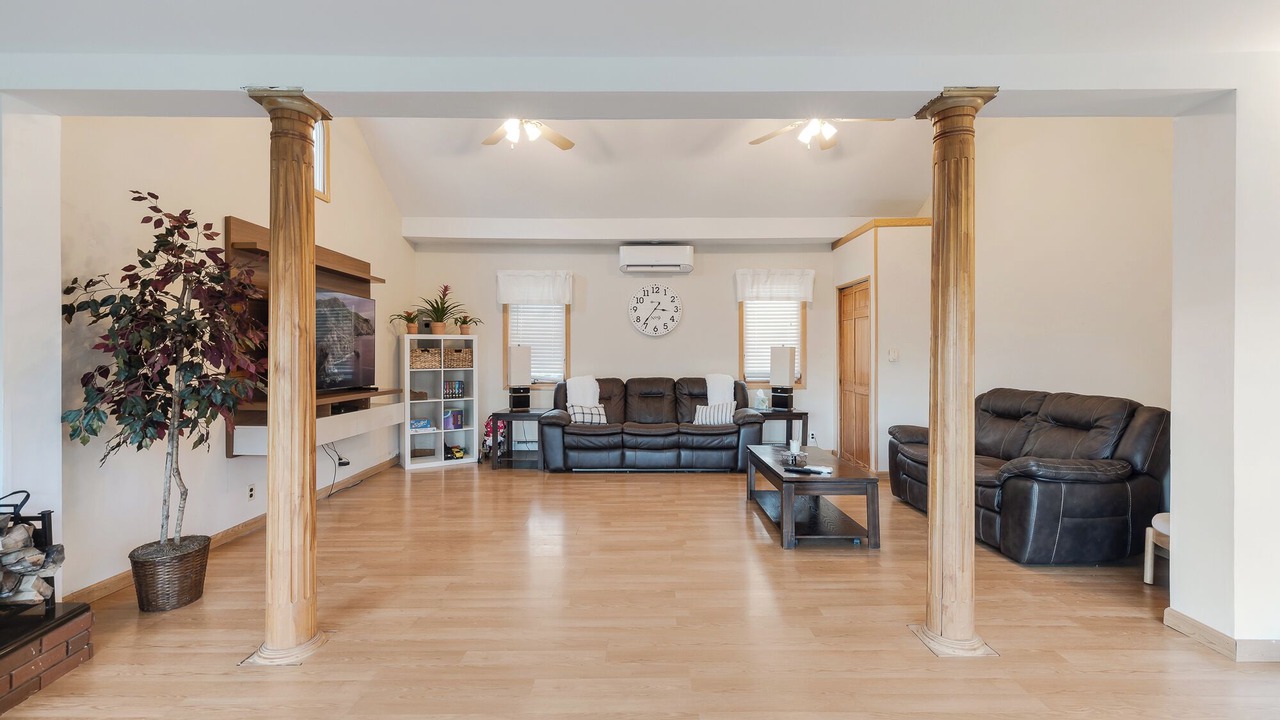 Photo of Livingroom in Monroe