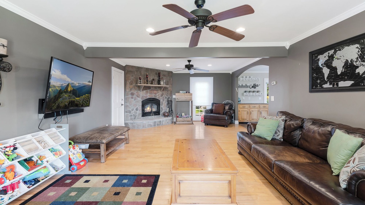 Photo of Livingroom in Salisbury Mills