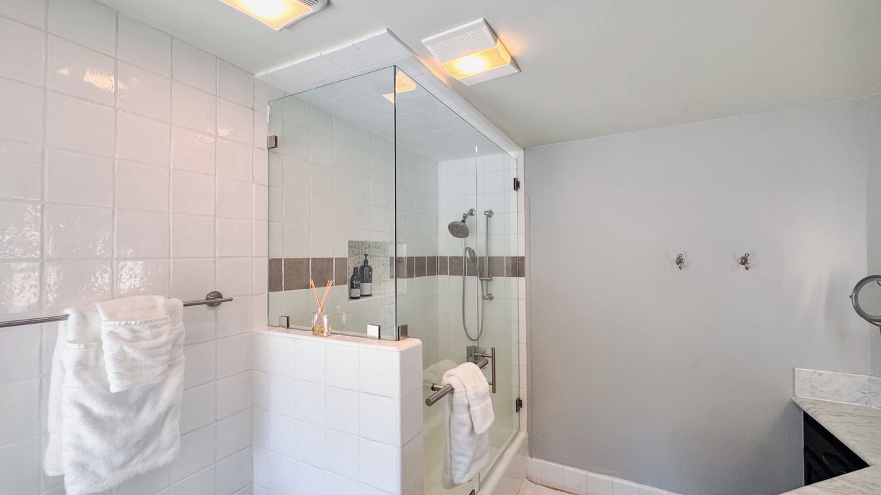 Photo of Bathroom in Thousand Oaks