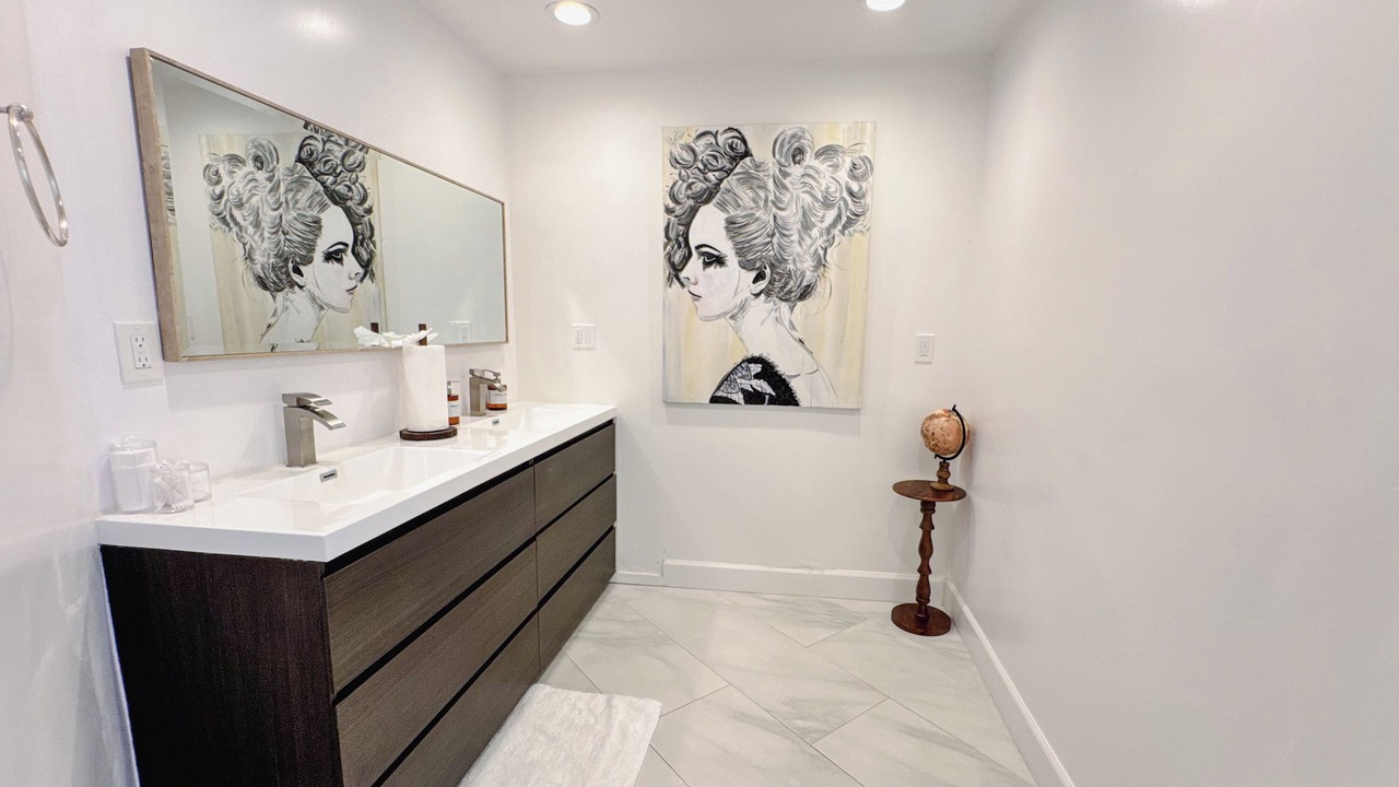 Photo of Bathroom in Thousand Oaks