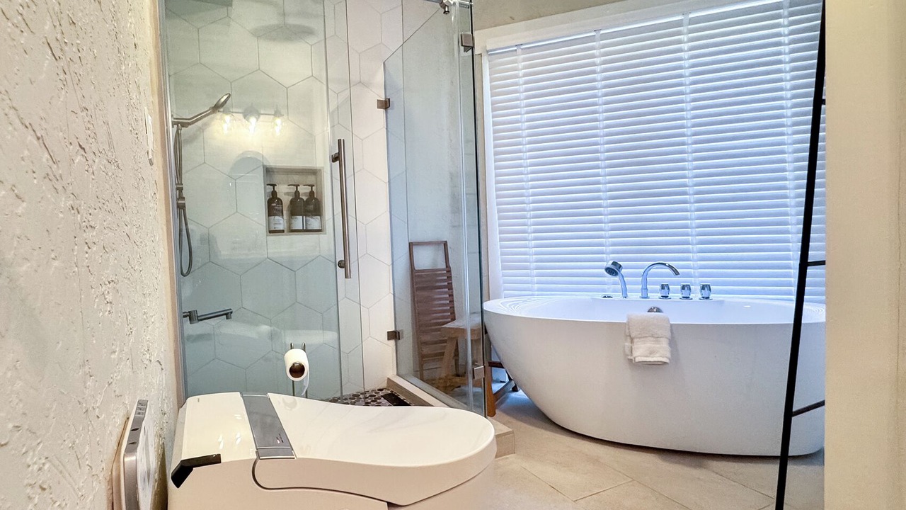 Photo of Bathroom in Thousand Oaks