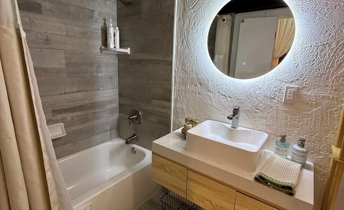 Photo of Bathroom in Thousand Oaks