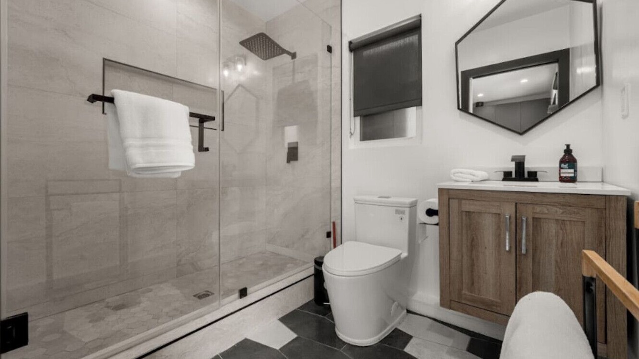 Photo of Bathroom in Woodland Hills
