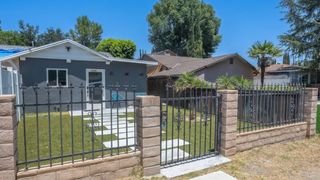 Photo of Outdoor in Woodland Hills